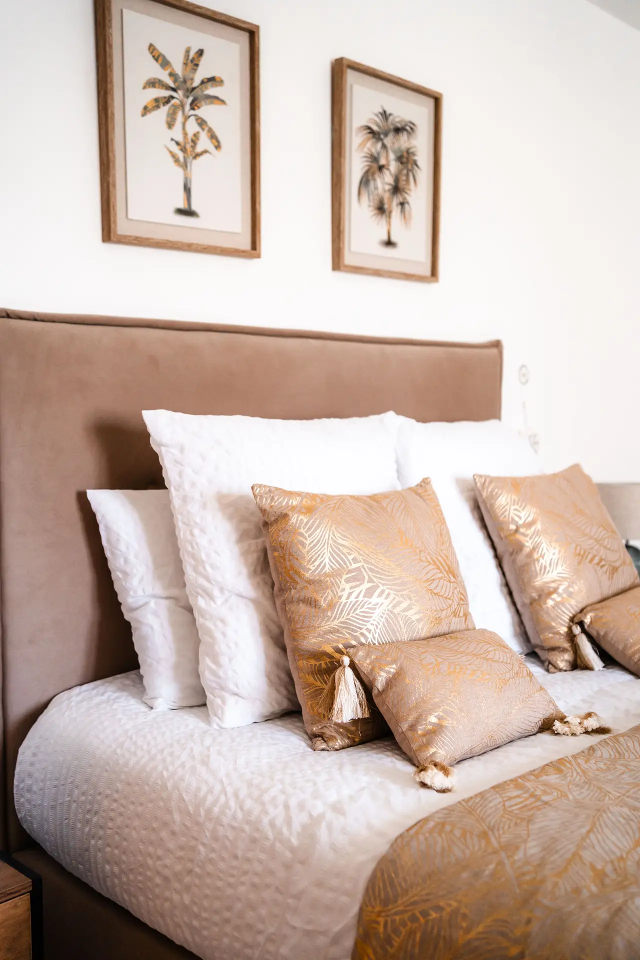 Détail décoratif de la chambre dorée